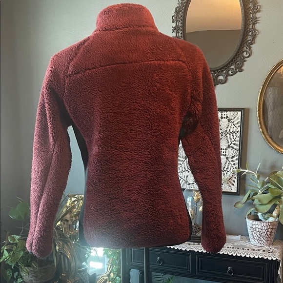 Columbia Women's Deep Red Sherpa Jacket - Picture 6 of 8